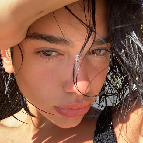 Dua Lipa nos demuestra con su último outfit que no tiene límites