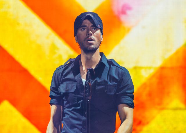 Enrique Iglesias lanzará un álbum con sus grandes hits