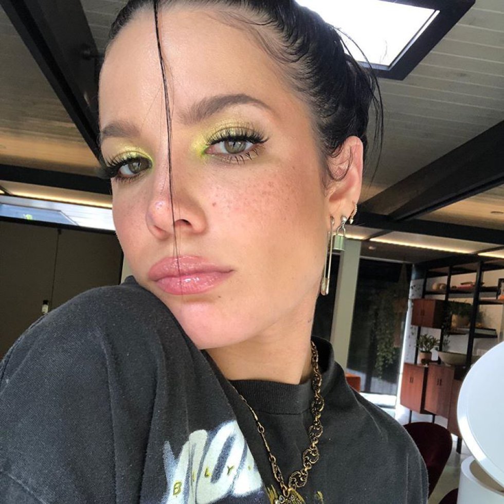Halsey and your eye shadow to what ‘Euphoria’, very present in his latest album Halsey and your eye shadow to what ‘Euphoria’, very present in his latest album