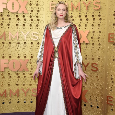 Gwendoline Christie (Brianne de Tarth) rinde el mejor homenaje a ‘Juego de tronos’ con su vestido