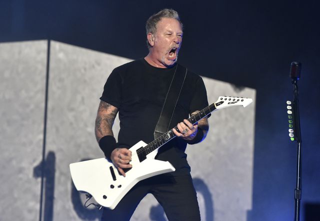 Metallica suspende una gira para que su cantante trate sus adicciones