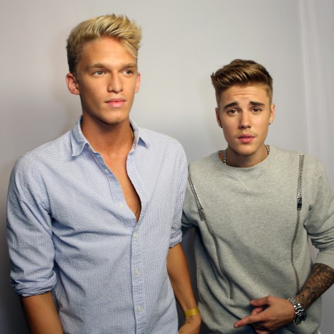 Justin Bieber le lanza piropazo a Cody Simpson y le propone una doble cita