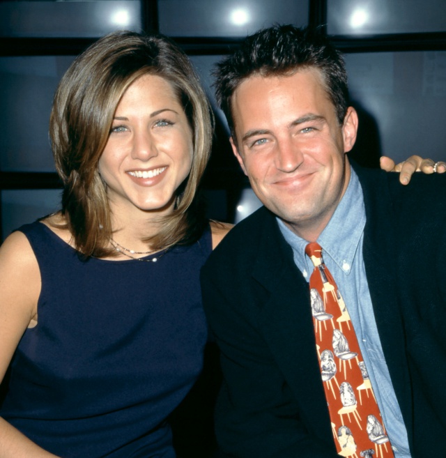 ¿Recuerdas a Jennifer Aniston y Matthew Perry (‘Friends’) usando Windows 95 por primera vez?