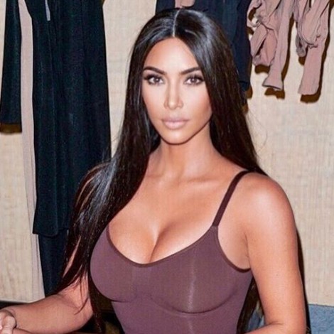Kim Kardashian cumple 39 años y su madre comparte unas fotos donde aparece irreconocible