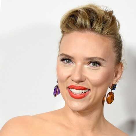 Un titular sobre la barriga de Scarlett Johansson desata la locura en redes