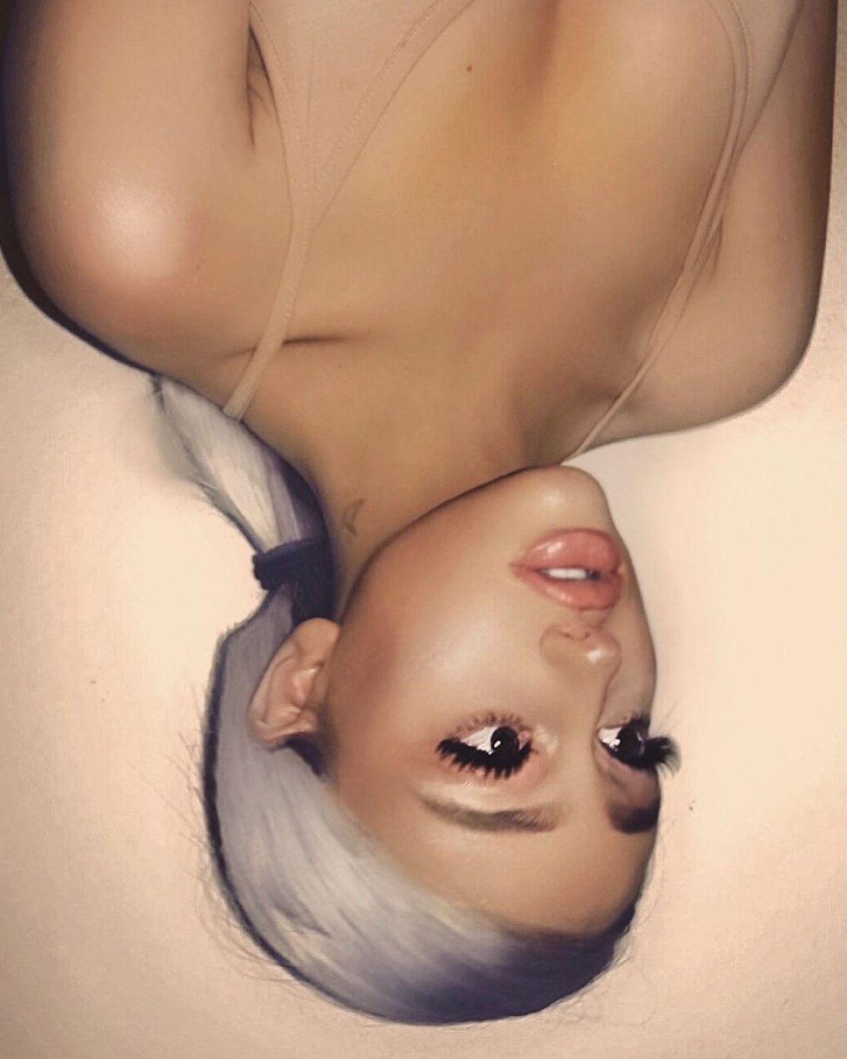 La portada de 'Sweetener' 