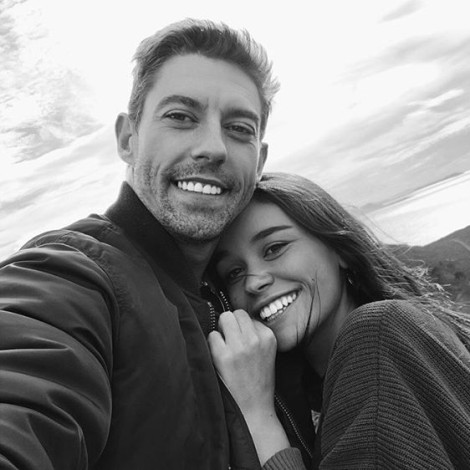 Adrián Lastra nos presenta a su novia en redes sociales