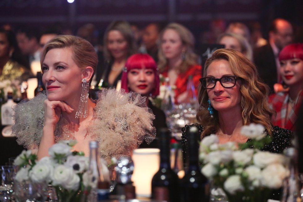 Apoyada por las actrices internacionales