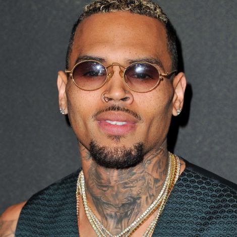 Chris Brown presenta a su nuevo hijo y desvela su nombre
