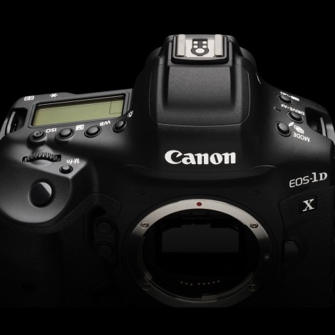 Canon presenta su mejor DSLR y anuncia que deja de fabricar lentes para esa montura