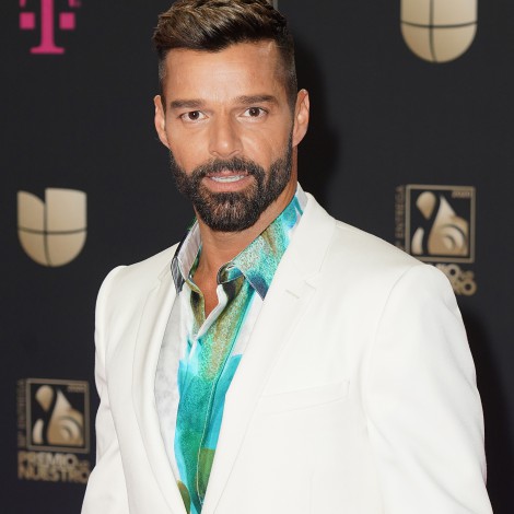 Ricky Martin nos presenta cambio de look mientras manda un duro mensaje a los jóvenes