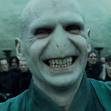 Voldemort se pasa al cuero y se hace trending topic: la bizarra pesadilla de Harry Potter