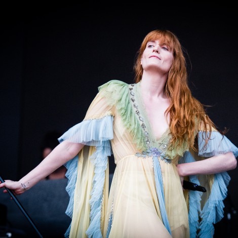Florence + the Machine lanza una nueva canción solidaria como bálsamo contra la ansiedad