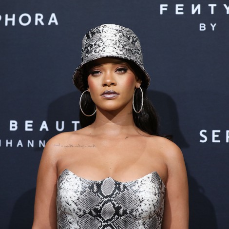 Rihanna envió un respirador a su padre infectado por coronavirus
