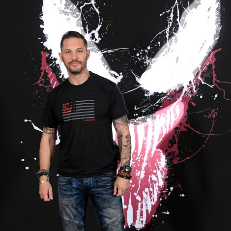 Tom Hardy sugiere con una sangrienta foto que Spider-Man podría aparecer en Venom 2
