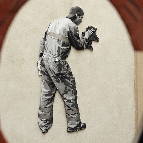 El homenaje sorpresa de Banksy a los sanitarios