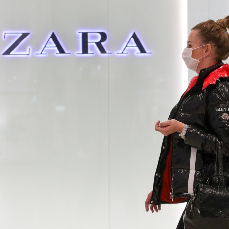 Las mascarillas llegan a los catálogos de Zara y Bershka