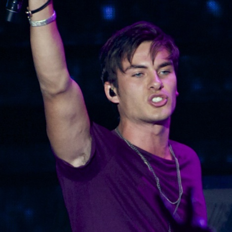 Andrés de DVICIO se siente “bendecido” con su novia