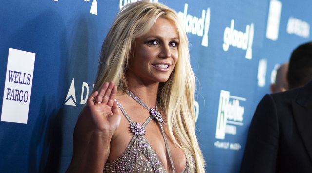 Miles de estadounidenses exigen al Gobierno estatuas de Britney Spears en las calles