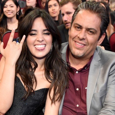 Alejandro Sanz llora con el vídeo que Camila Cabello le ha hecho a su padre