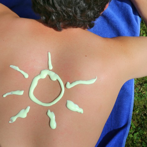 ¿Se puede usar la misma crema solar en la cara y el cuerpo?