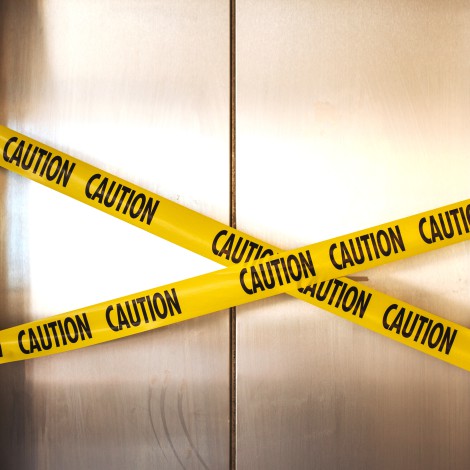 5 situaciones surrealistas que puedes vivir en un ascensor