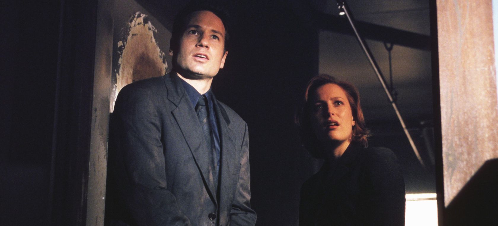 Expediente X canción intro Mulder y Scully