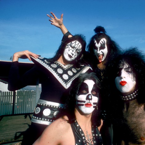 El tutorial de maquillaje del perfecto rockero: Gene Simmons te enseña a parecer miembro de Kiss