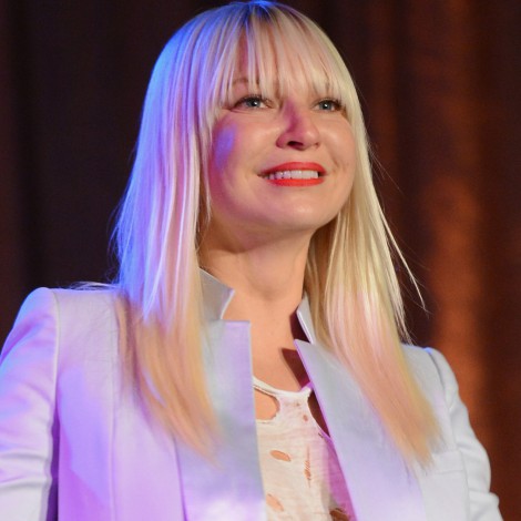 Sia le pone toques épicos a su nueva canción: Courage to change