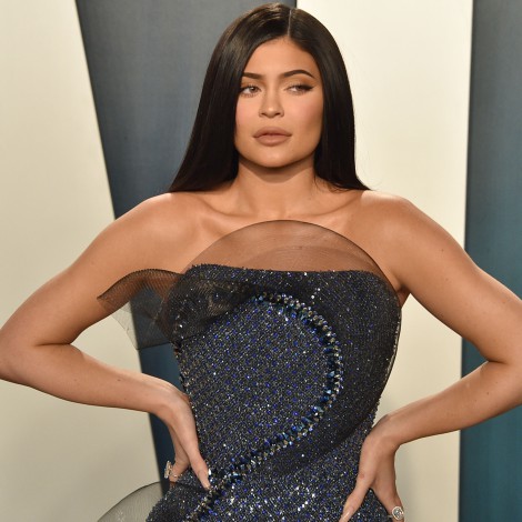 Kylie Jenner anima a los estadounidenses a votar con un posado en bikini