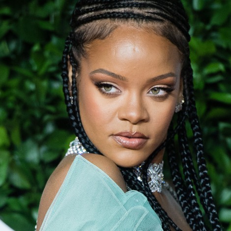 Rihanna rescata su mítico y más arriesgado corte de pelo