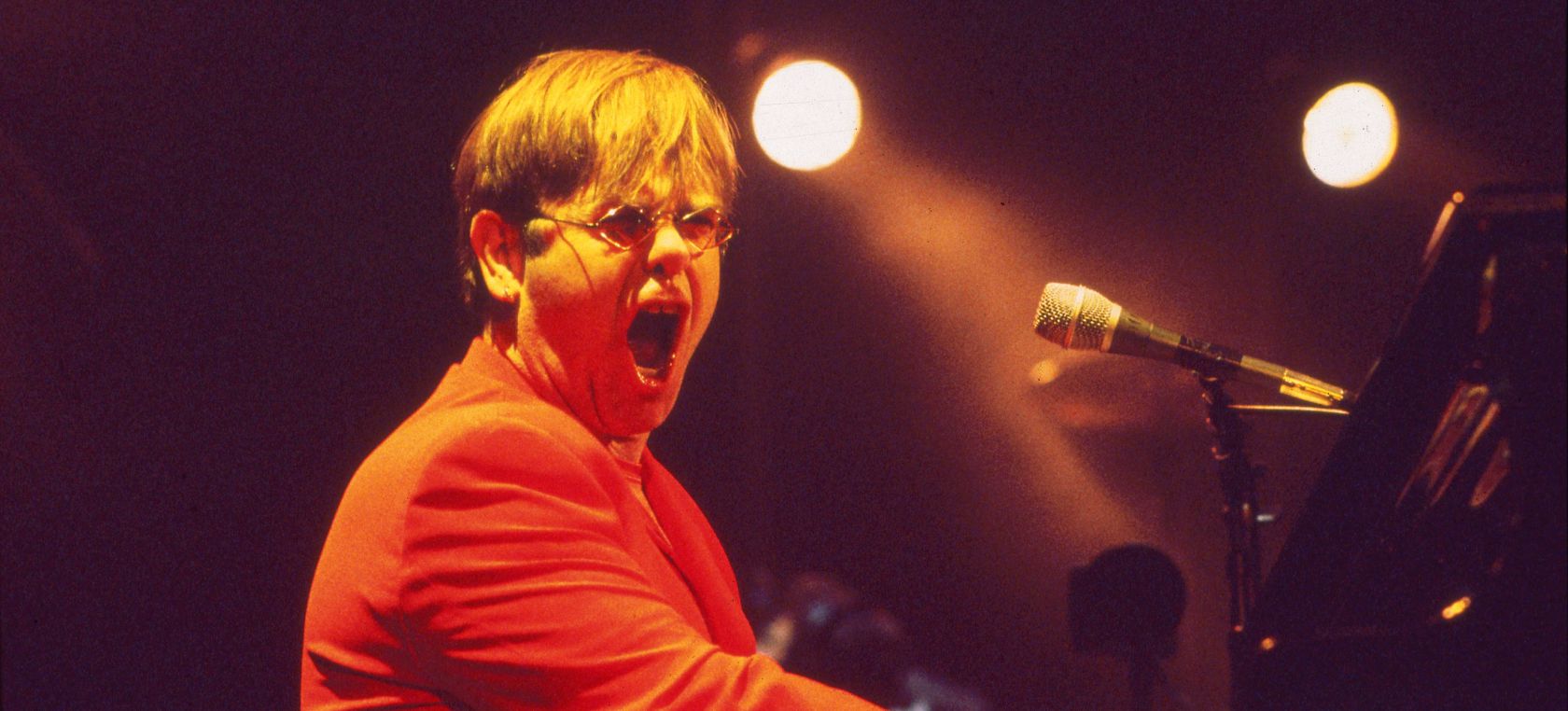 La historia de ‘Sacrifice’, la canción más triste de Elton John que nació de una ruptura amorosa