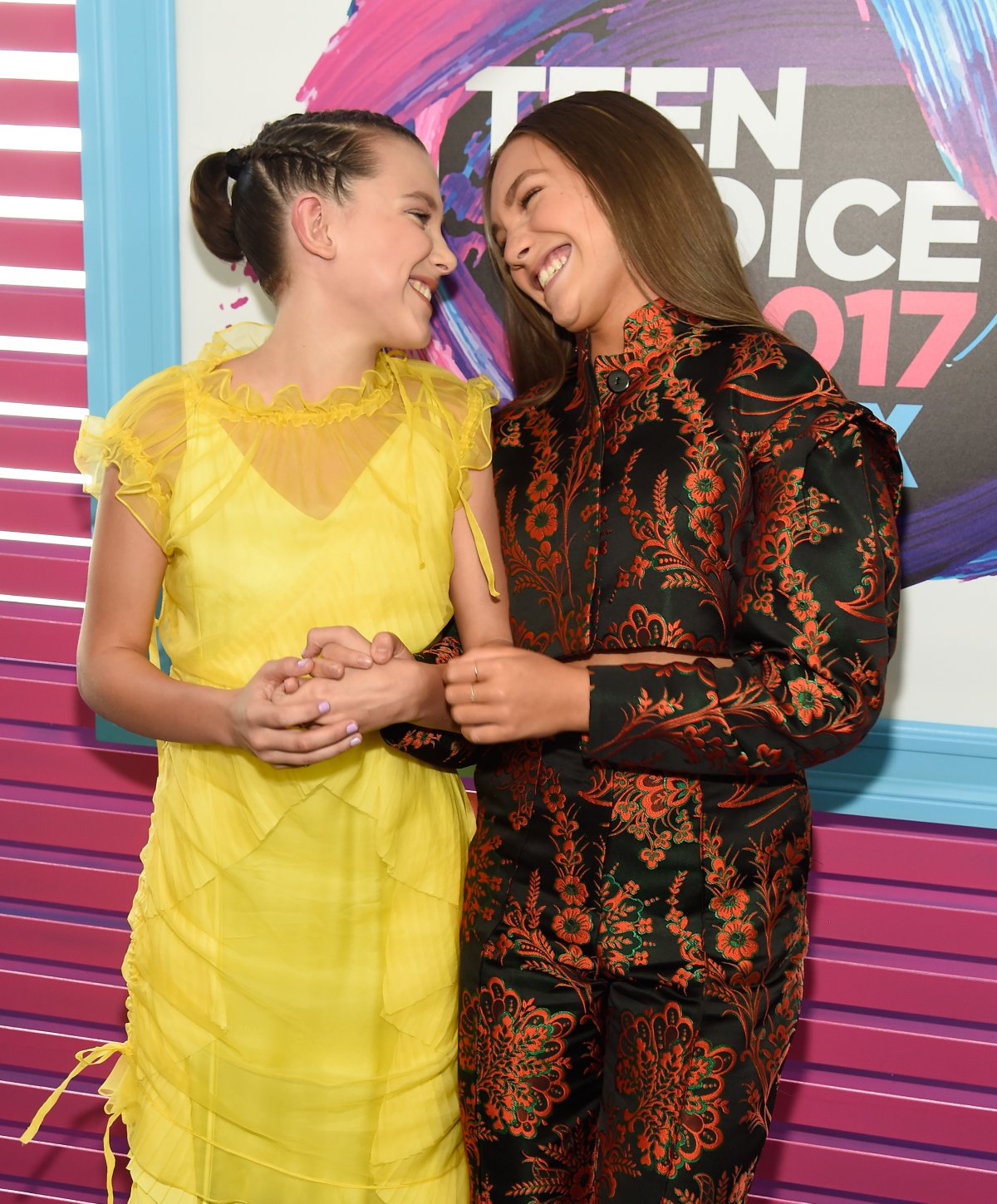 Millie Bobby Brown y Maddie Ziegler