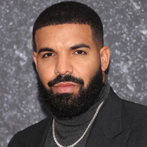 Haz que tu casa huela a Drake con su nueva línea de velas aromáticas