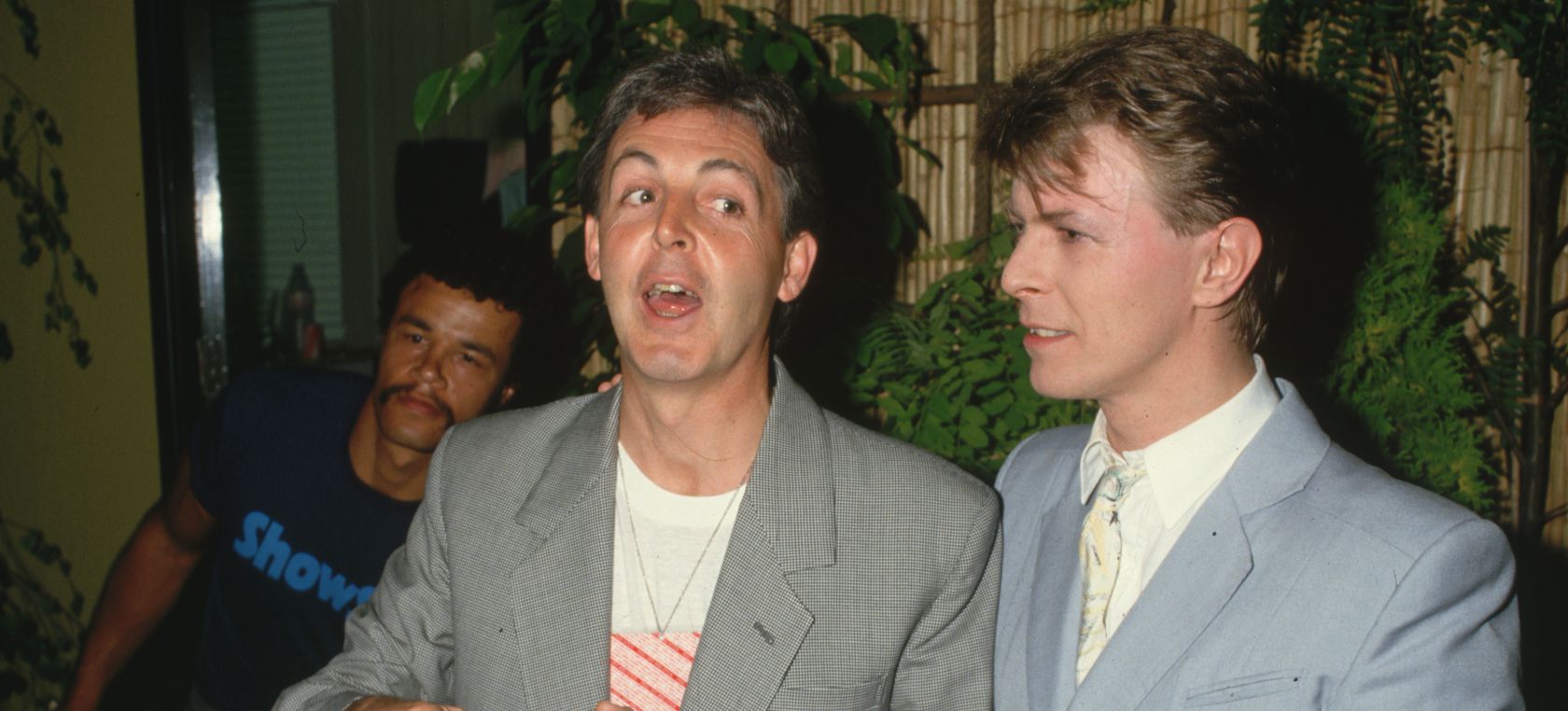 El curioso retrato en el que Paul McCartney pintó a David Bowie vomitando