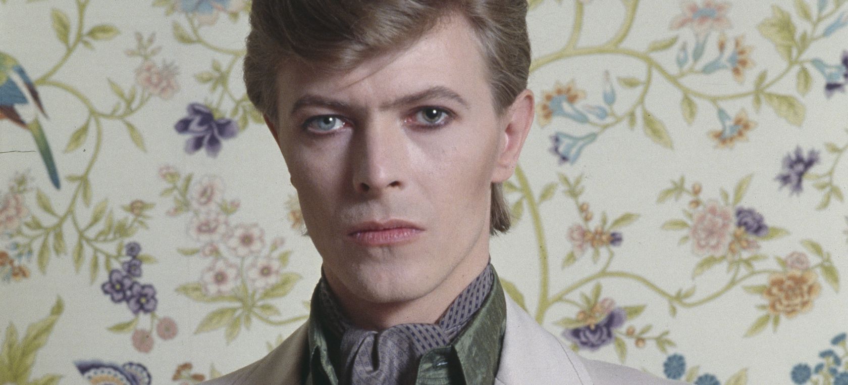 David Bowie retratado en 1977