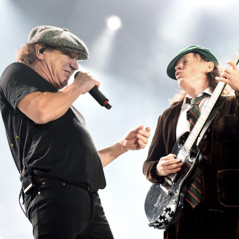 AC/DC tiran de ingenio para tocar juntos en el videoclip de 'Realize'