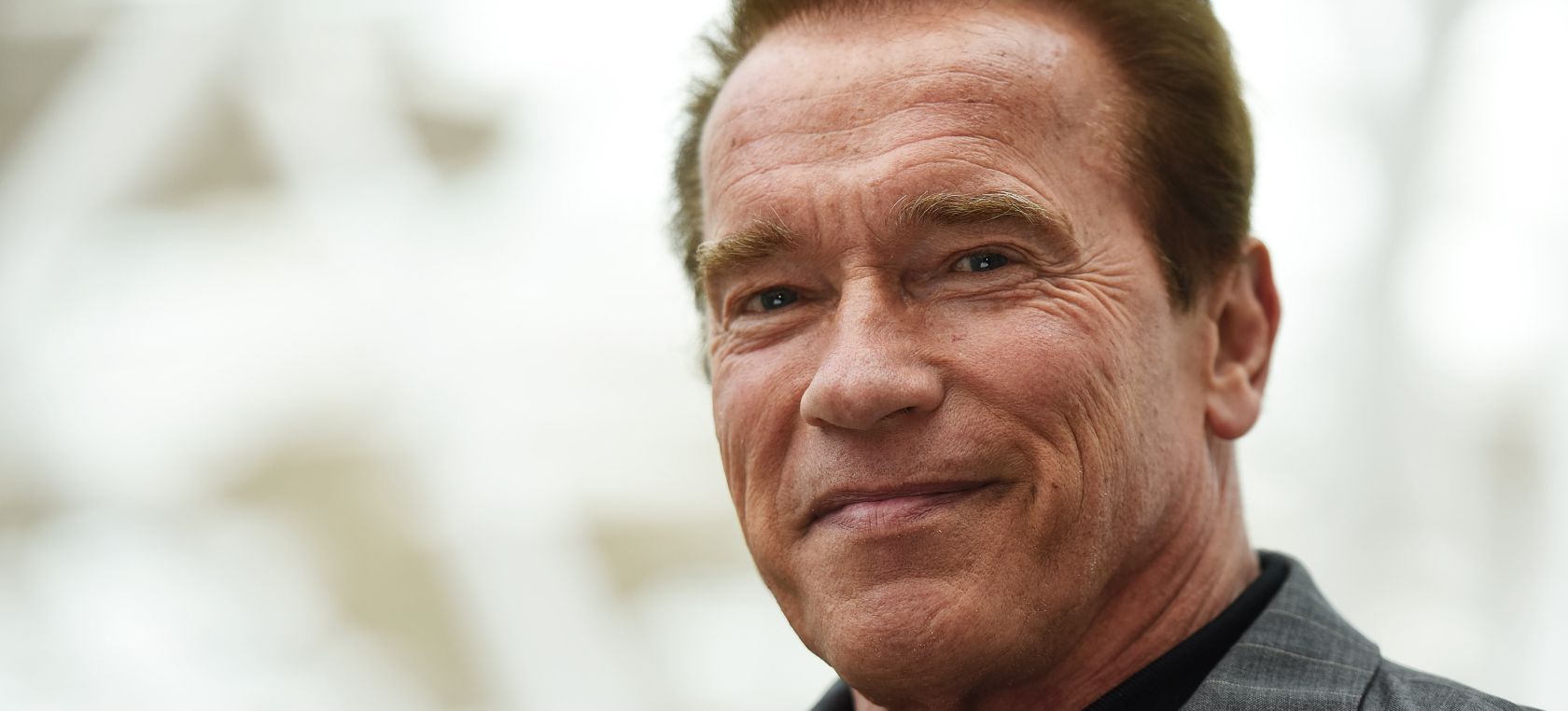 Así se vacunó Arnold Schwarzenegger contra el coronavirus: “Ven conmigo si quieres vivir”
