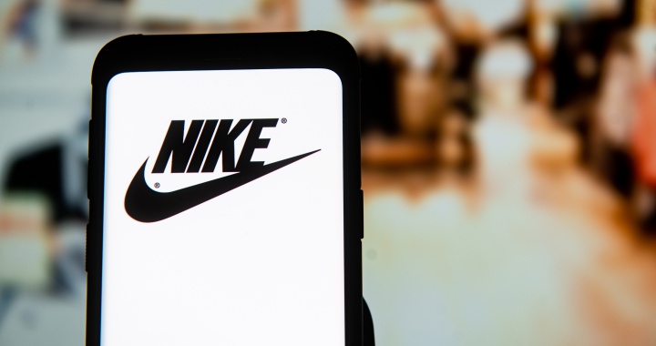 Nike anuncia las nuevas zapatillas que te podrás poner las manos | Moda y Belleza | LOS40