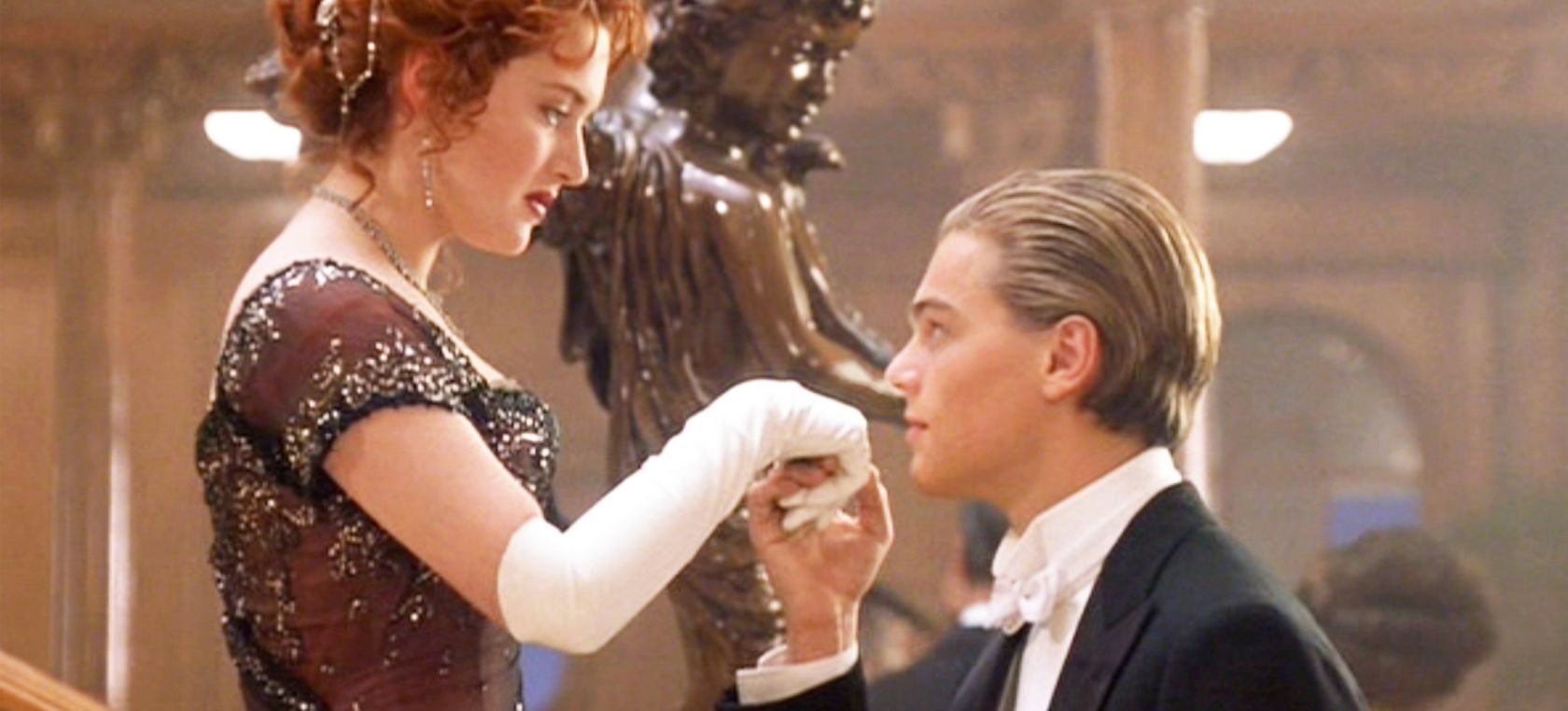 Leonardo DiCaprio y Kate Winslet en una escena de 'Titanic'