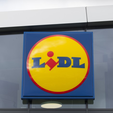 Lidl vuelve a la carga con un robot aspirador 'low cost' que arrasa en ventas