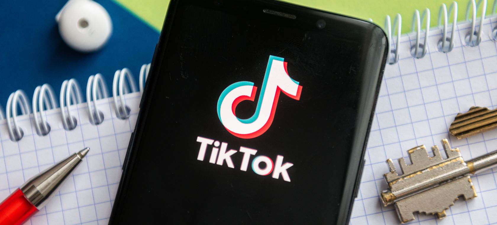 TikTok es denunciado por la OCU por no proteger lo suficiente a sus usuarios