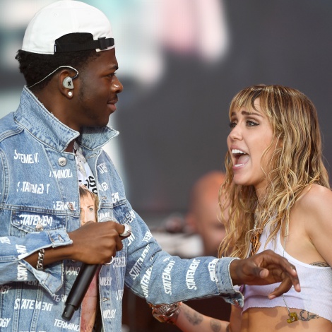 Lil Nas X parodia a Hannah Montana y Miley Cyrus le responde