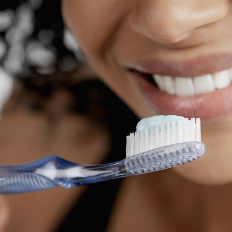¿Cuál es la mejor pasta de dientes y cómo se tienen que cepillar los niños?