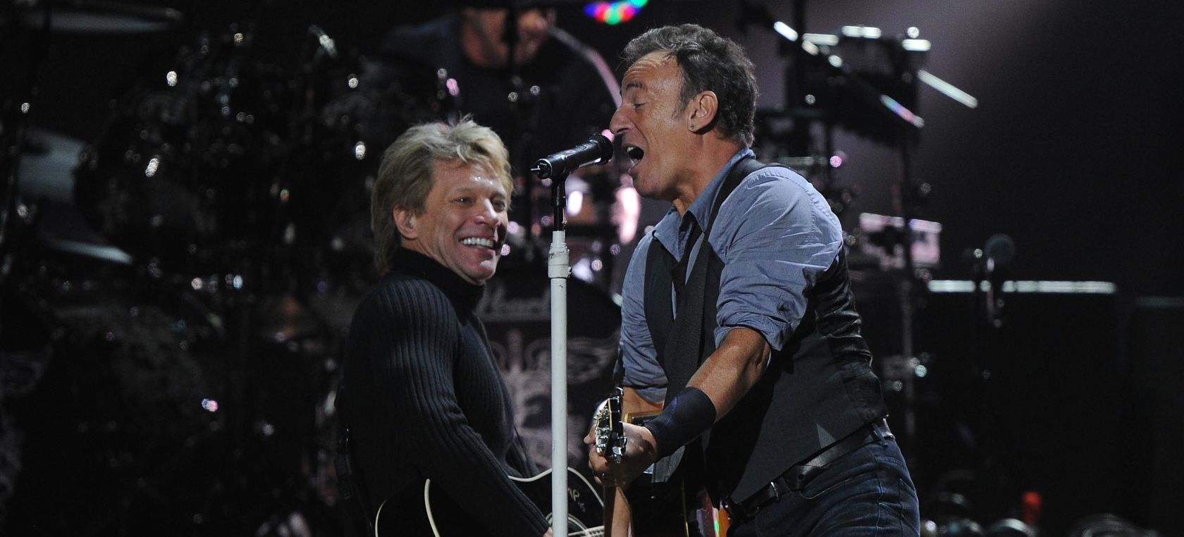 El día que Bon Jovi y Bruce Springsteen se conocieron “intercambiando saliva en el micrófono”