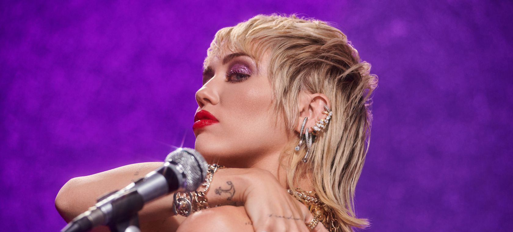 Miley Cyrus se declara fan absoluta de uno de los artistas del momento (y las redes piden colaboración)