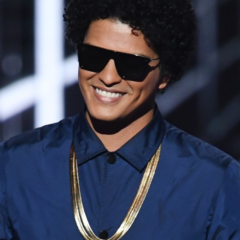 El divertido ofrecimiento de Bruno Mars para actuar en los Grammy 2021 con Silk Sonic