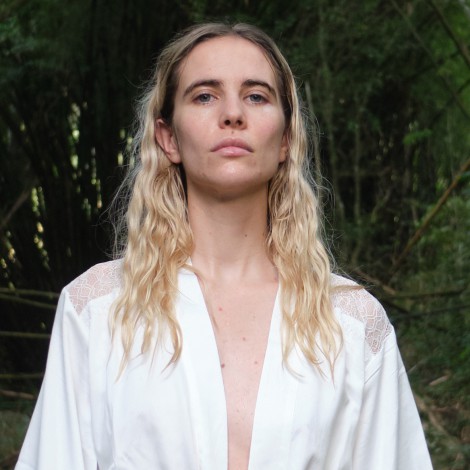 Brisa Fenoy publica ‘Amor o Poder’, un disco que lo cuestiona todo, también el feminismo que un día defendió