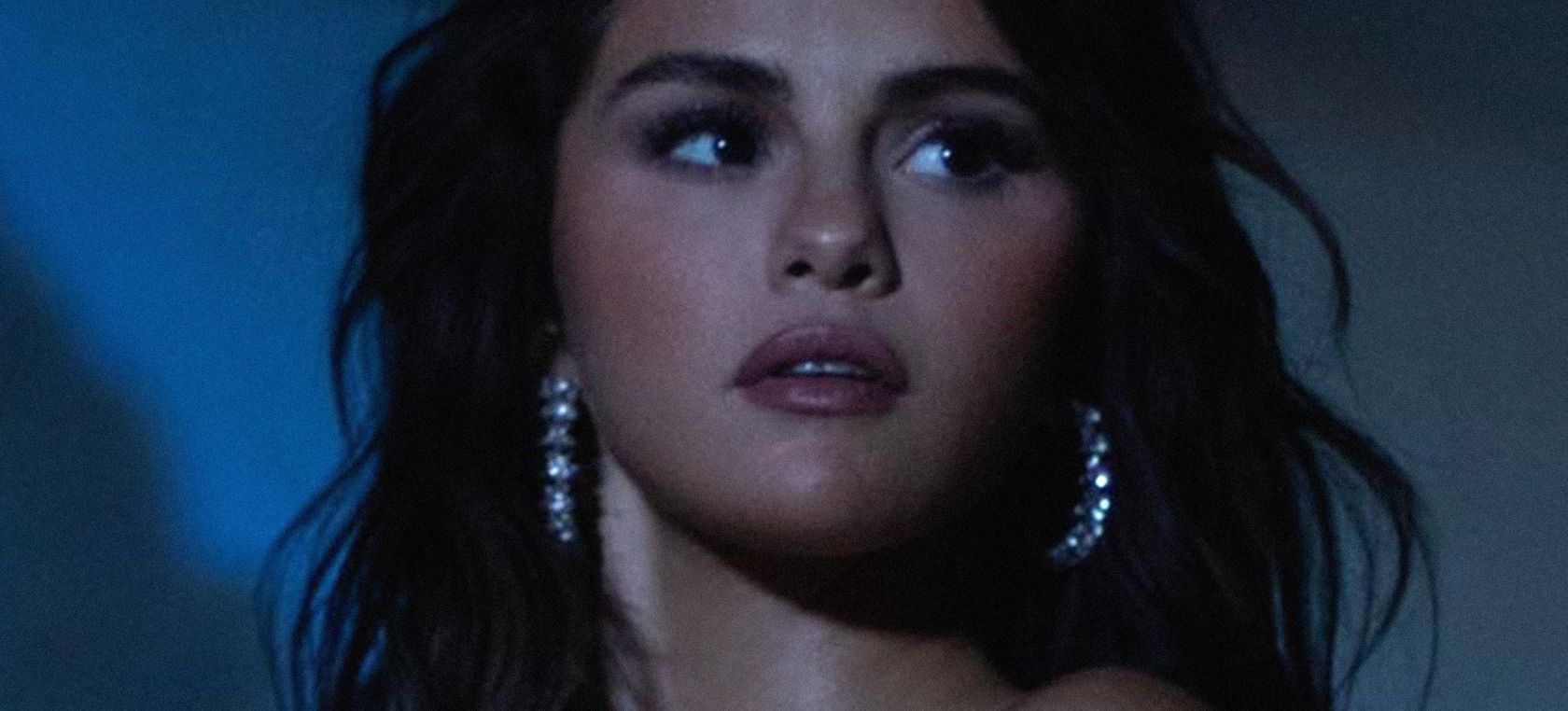 Selena Gomez se ‘revela’ con un buen reggaetón para empoderarse en ‘Revelación’: su primer EP en español