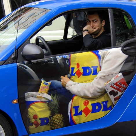Lo último de los supermercados Lidl ha sido arrasar vendiendo coches
